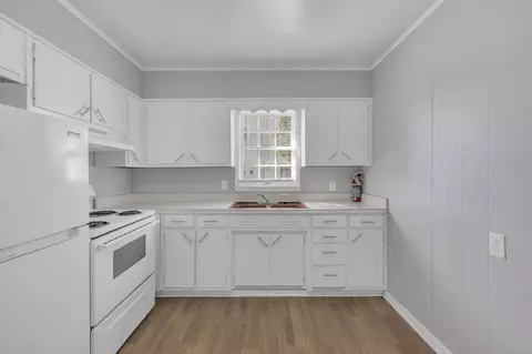 Kitchen - 123 S Sam Davis Ave, Pulaski, TN 38478 photo 1 of 4