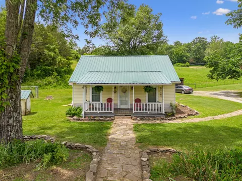 2665 Center Point Rd, Pulaski, TN 38478