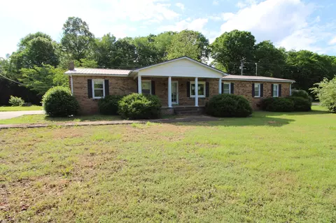 680 Oak Grove Rd, Goodspring, TN 38460