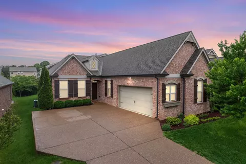 1740 Hartford Ln, Mount Juliet, TN 37122