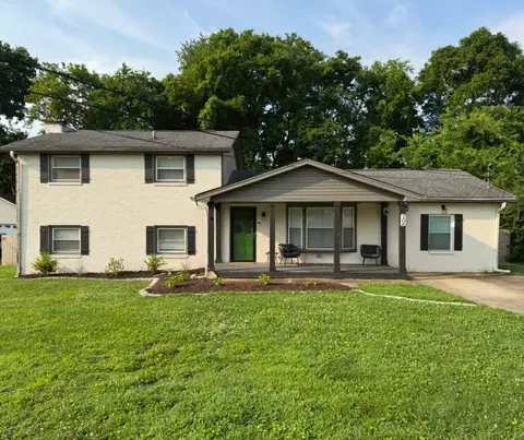 106 Colonial Dr, Hendersonville, TN 37075