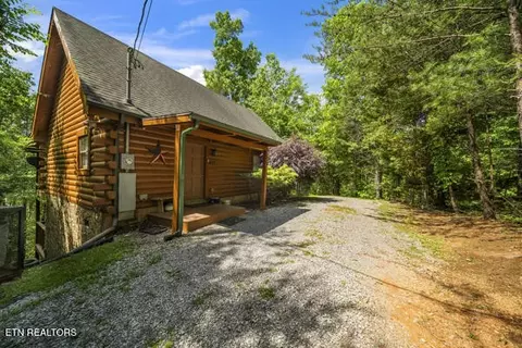 4196 Mountain Rest Way, Sevierville, TN 37876