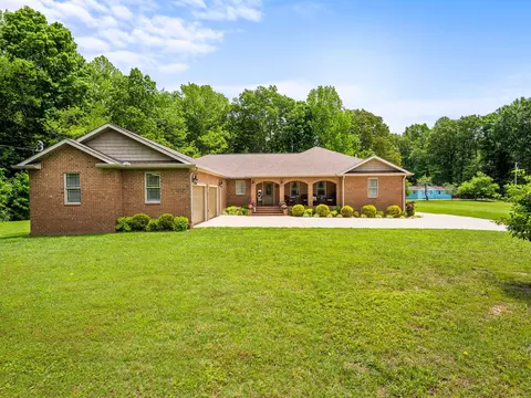 1574 Midway Rd, Sewanee, TN 37375