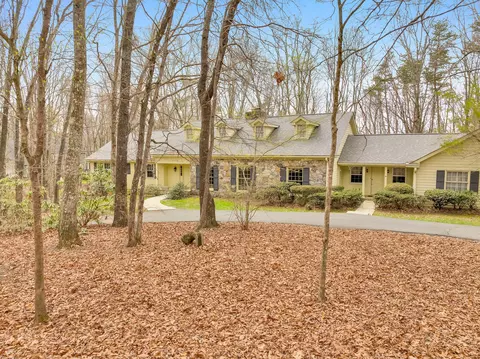 1258 Mountain Brook Cir, Signal Mountain, TN 37377