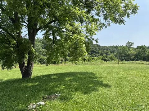 221 Carroll Ave, Waverly, TN 37185