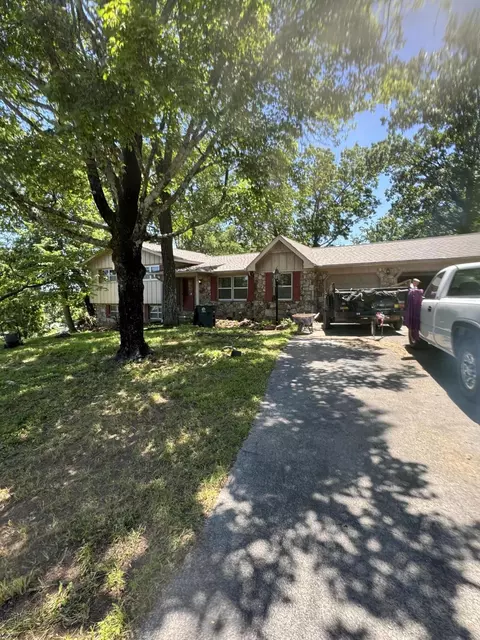 1324 Clearpoint Dr, Hixson, TN 37343