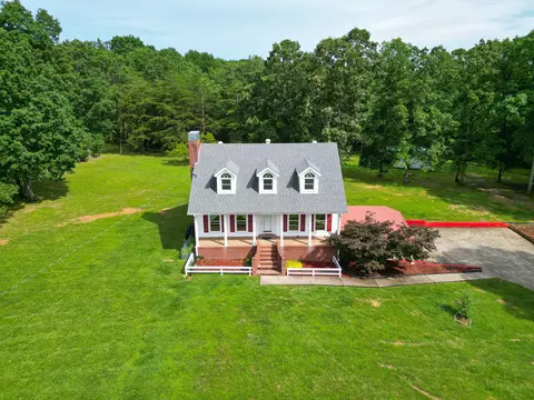 4045 Old Nashville Hwy, Mcewen, TN 37101