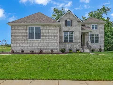 608 Lyndhurst Ct, Clarksville, TN 37043