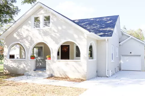 413 E Main St, Waverly, TN 37185