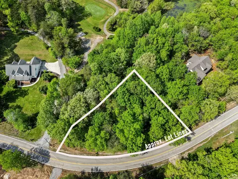 8711 Brow Lake Rd, Soddy Daisy, TN 37379