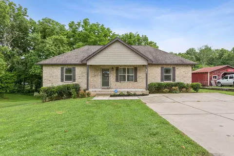 1162 W College St, Greenbrier, TN 37073