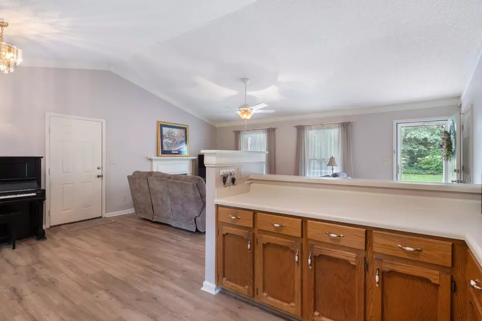 Entry Way - 4216 Pulaski Hwy, Culleoka, TN 38451 photo 3 of 3
