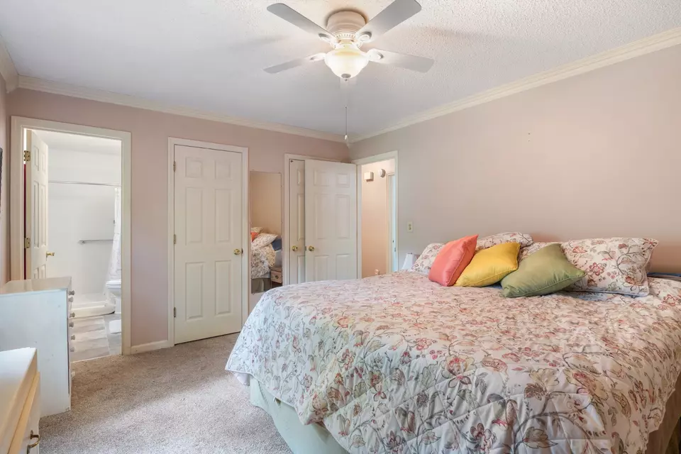 Bedroom - 4216 Pulaski Hwy, Culleoka, TN 38451 photo 2 of 9