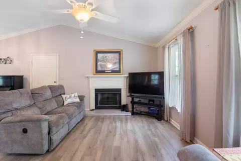 Living - 4216 Pulaski Hwy, Culleoka, TN 38451 photo 1 of 1