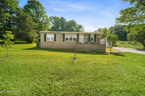 8028 Pelleaux Rd, Knoxville, TN 37938