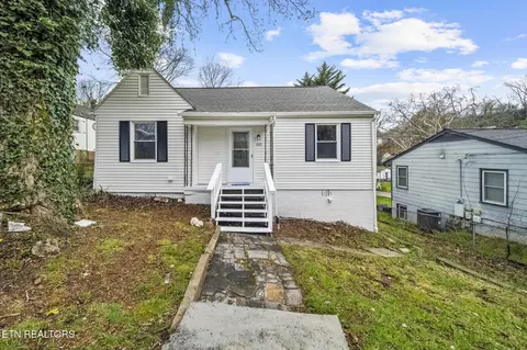 1825 SE Beech St, Knoxville, TN 37920
