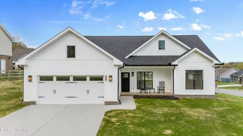200 Jason Hovater Way, Clinton, TN 37716