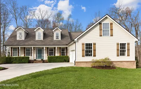 279 Skyline Ln, Powell, TN 37849