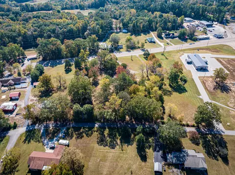 1084 W Main St, Parsons, TN 38363