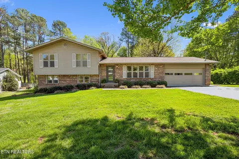 11720 Foxford Dr, Knoxville, TN 37934