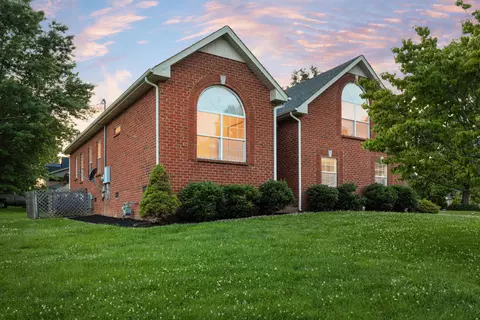 101 Cherokee Dr, White House, TN 37188