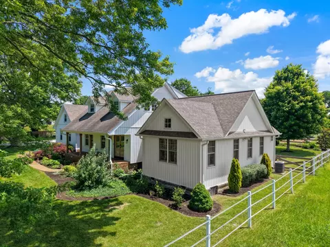 1967 Liebengood Rd, Goodlettsville, TN 37072