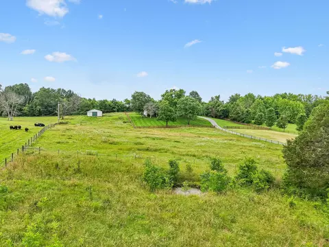 Exterior - 1387 Floyd Rd, Eagleville, TN 37060 photo 19 of 21