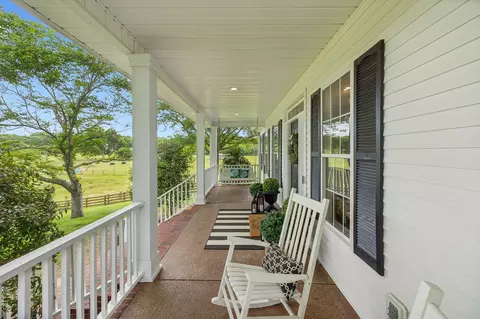 Exterior - 1387 Floyd Rd, Eagleville, TN 37060 photo 9 of 21