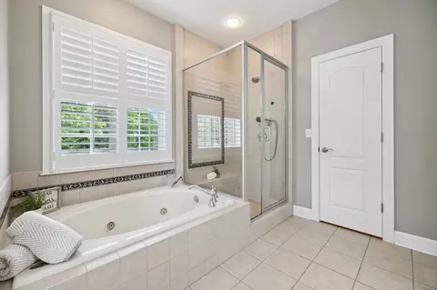 Bath - 1387 Floyd Rd, Eagleville, TN 37060 photo 4 of 6
