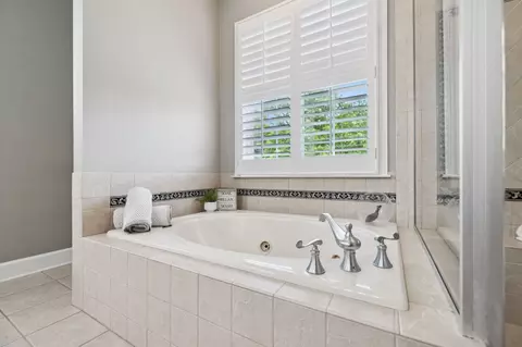 Bath - 1387 Floyd Rd, Eagleville, TN 37060 photo 5 of 6