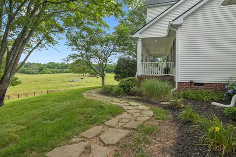 Exterior - 1387 Floyd Rd, Eagleville, TN 37060 photo 7 of 21