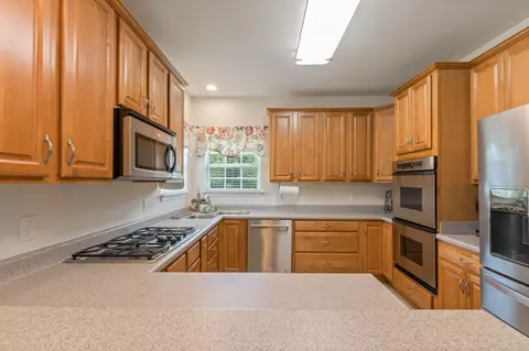 Kitchen - 123 River Downs Blvd, Murfreesboro, TN 37128 photo 4 of 4