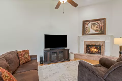 Living - 123 River Downs Blvd, Murfreesboro, TN 37128 photo 2 of 2