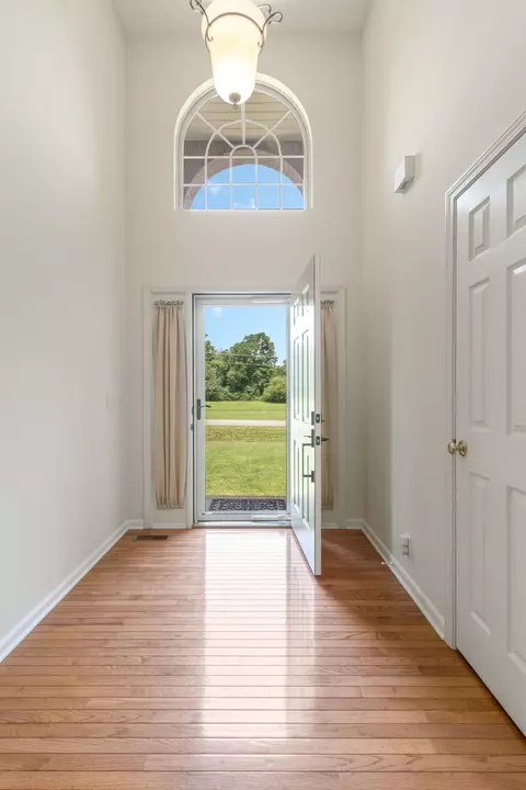 Entry Way - 123 River Downs Blvd, Murfreesboro, TN 37128 photo 1 of 2