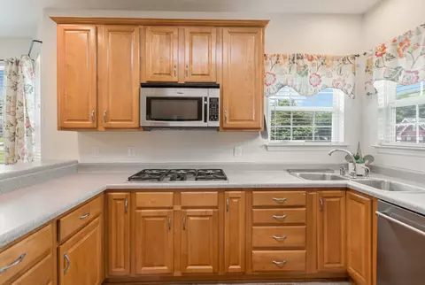 Kitchen - 123 River Downs Blvd, Murfreesboro, TN 37128 photo 2 of 4