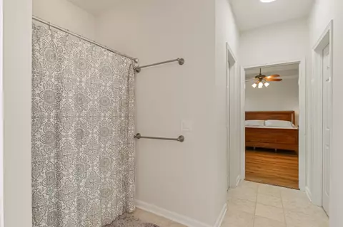 Bath - 123 River Downs Blvd, Murfreesboro, TN 37128 photo 3 of 4