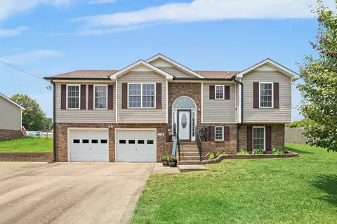 1138 Lamont Ct, Clarksville, TN 37042