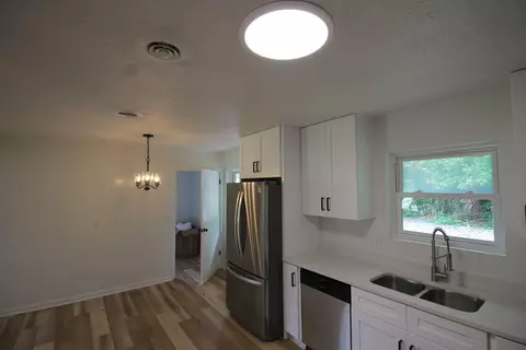 Kitchen - 151 Dawn St, Morrison, TN 37357 photo 5 of 6