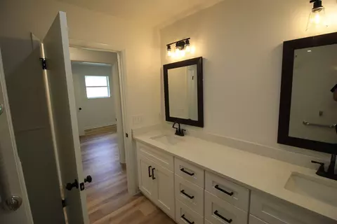 Bath - 151 Dawn St, Morrison, TN 37357 photo 3 of 4