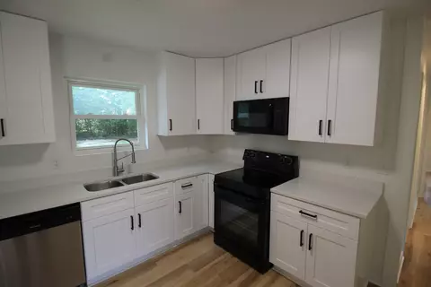 Kitchen - 151 Dawn St, Morrison, TN 37357 photo 3 of 6