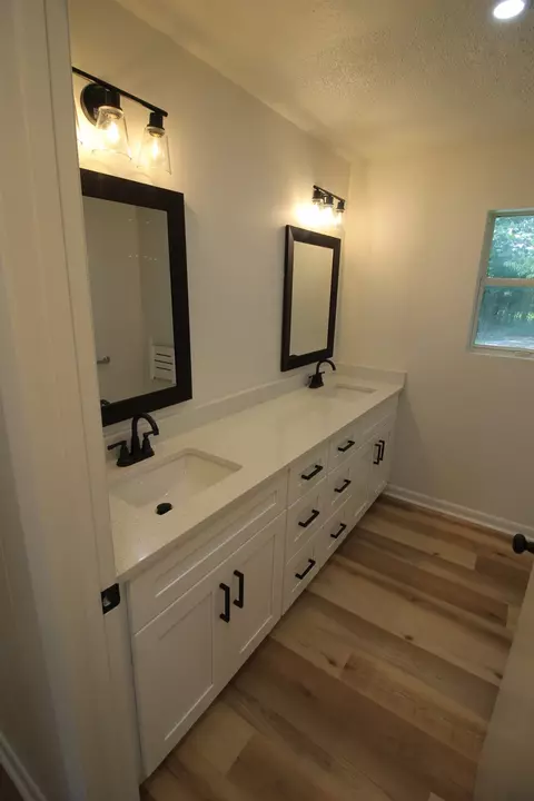 Bath - 151 Dawn St, Morrison, TN 37357 photo 1 of 4