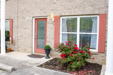 2435 Hallerins Ct, Maryville, TN 37801