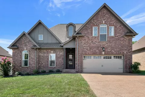 215 Ernest Dr, Lebanon, TN 37087