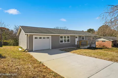 106 Nancy Dr, Clinton, TN 37716
