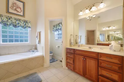 Bath - 3020 Brookside Path, Murfreesboro, TN 37128 photo 3 of 5
