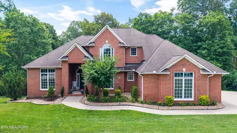 108 Center Park Ln, Oak Ridge, TN 37830
