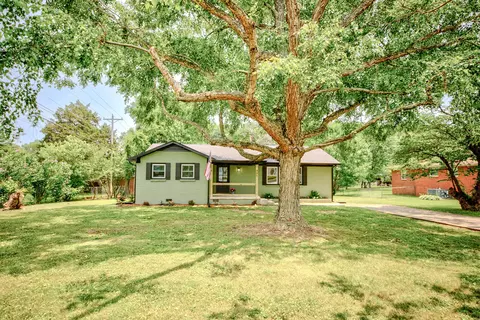 445 High Point Rd, Clarksville, TN 37042