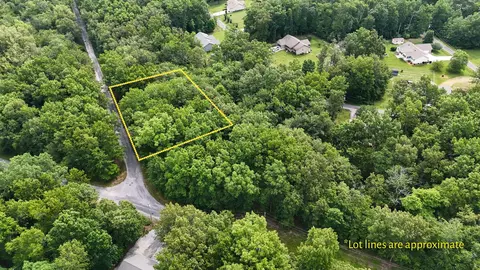 4002 Desoto Dr, Crossville, TN 38572