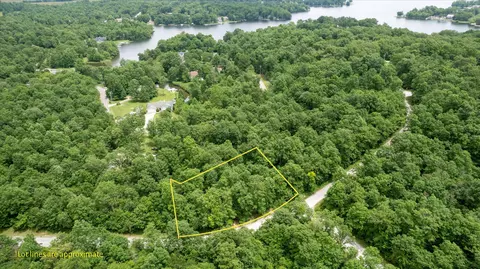 2313 White Horse Dr, Crossville, TN 38572