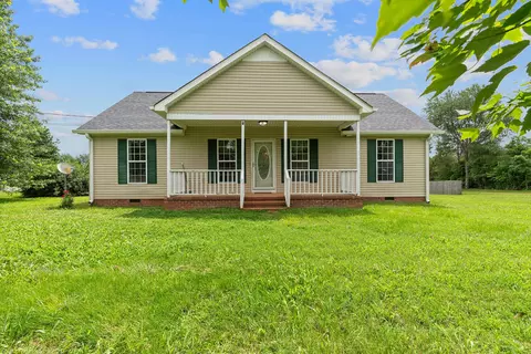 3 Merideth Lynn Rd, Fayetteville, TN 37334